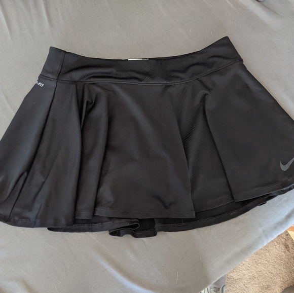 Nike Dresses & Skirts - Nike Black Circle Skort